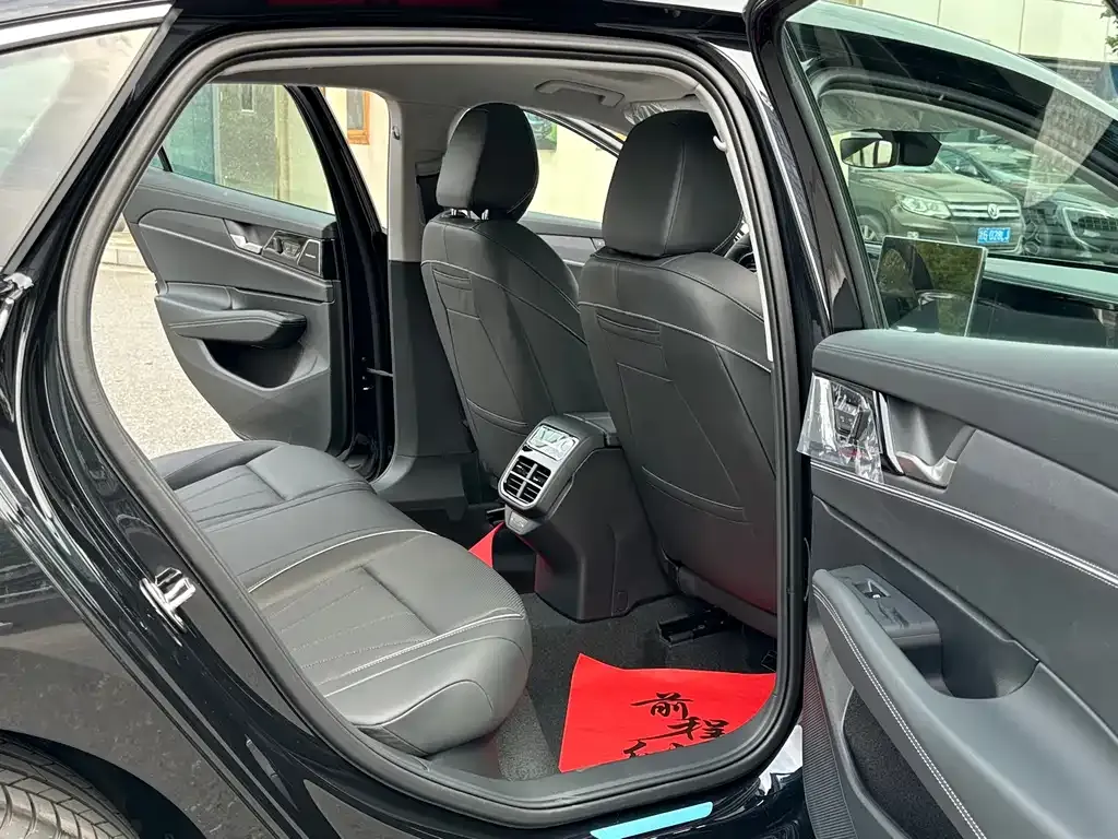 Volkswagen Passat — фото 6