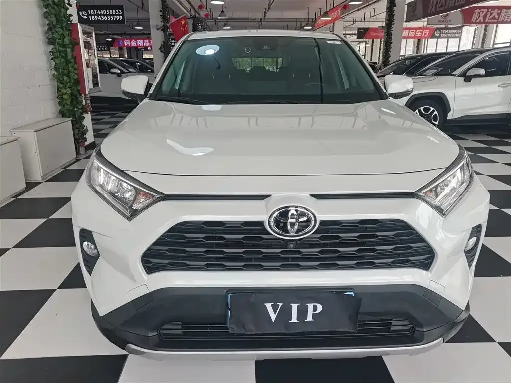 Toyota RAV4 — фото 4