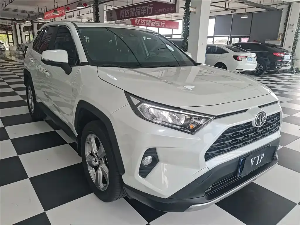 Toyota RAV4 — фото 8