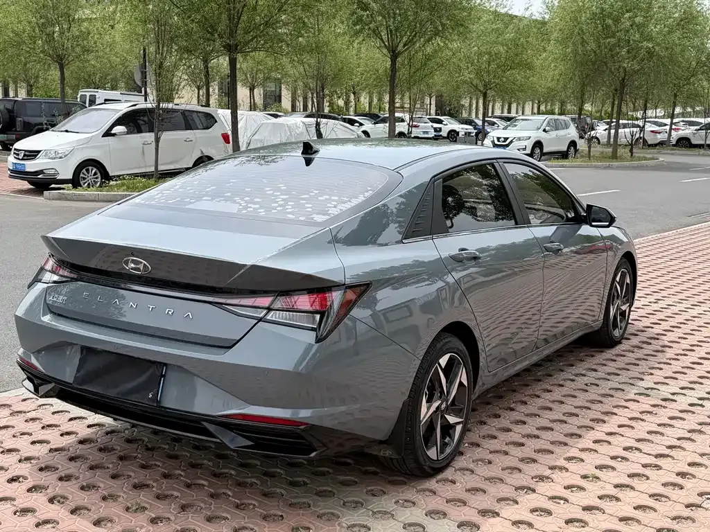 Hyundai Elantra — фото 10