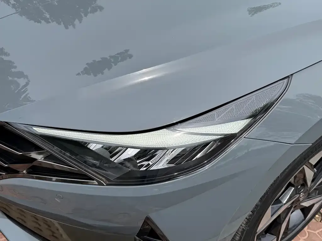 Hyundai Elantra — фото 7