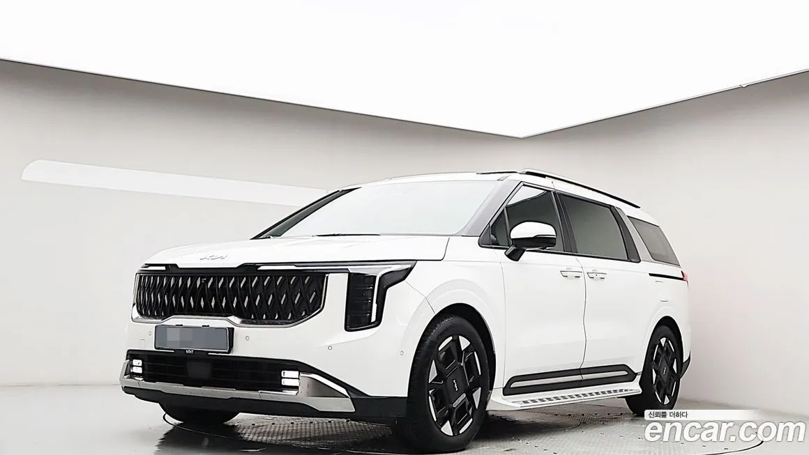 Kia Carnival 7-Seater Signature 1