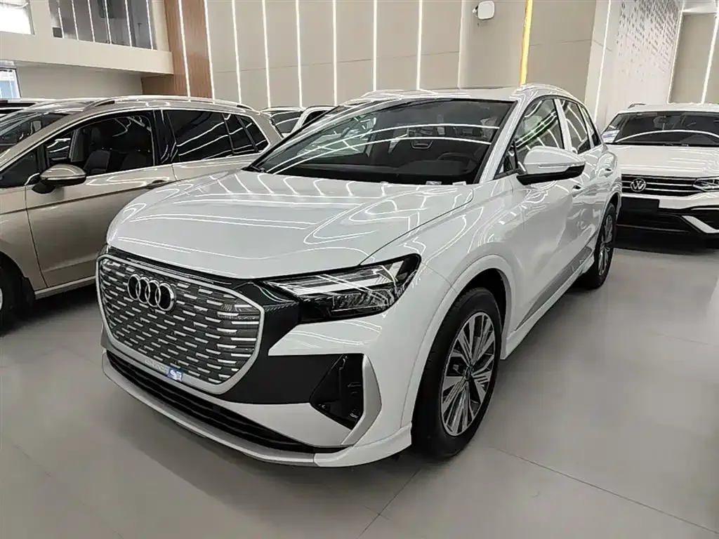 Audi Q4 e-tron — фото 4