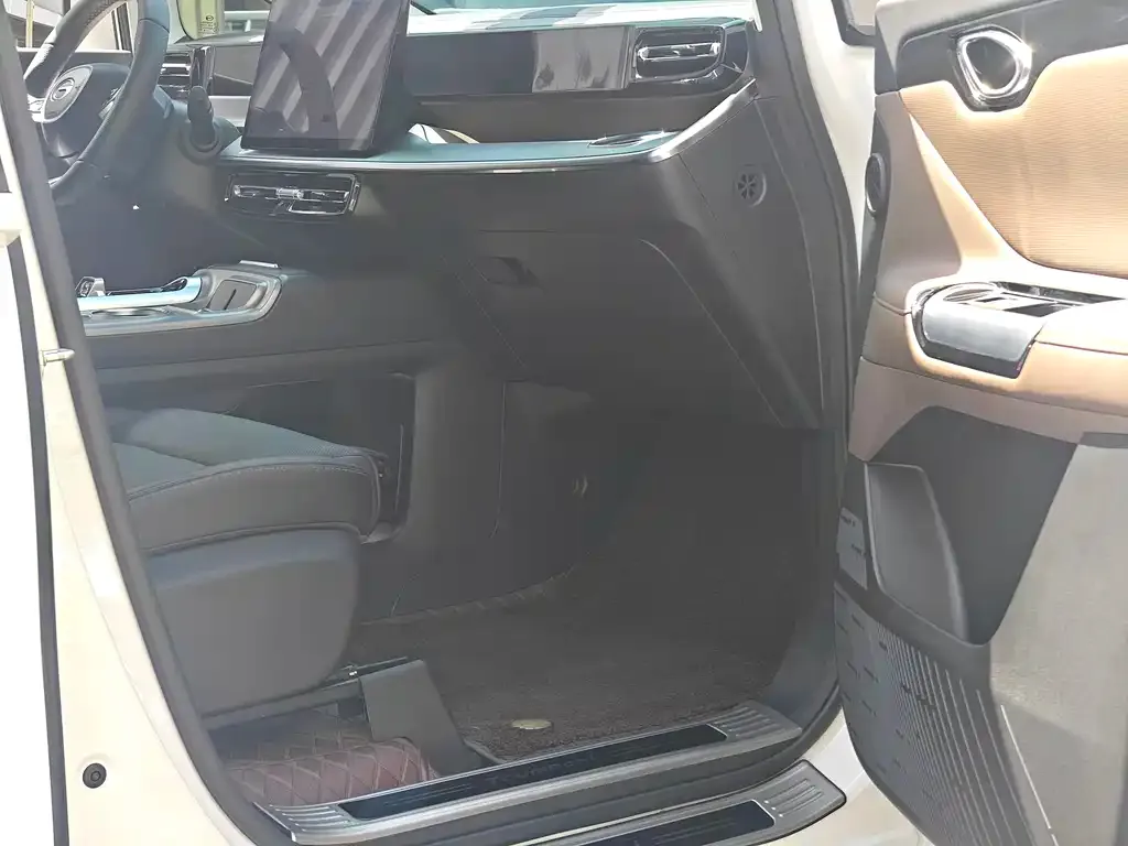 GAC Motor E8 Hybrid 2024 из CN, фото 5