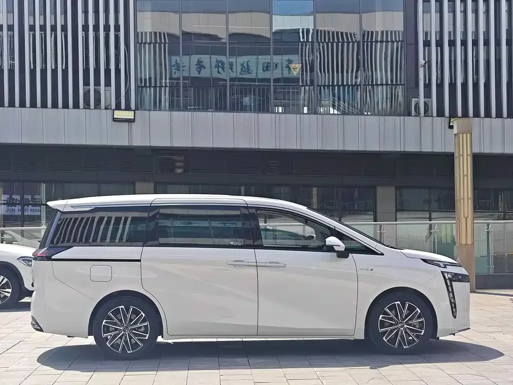GAC Motor E8 Hybrid 2024 из CN, фото 10