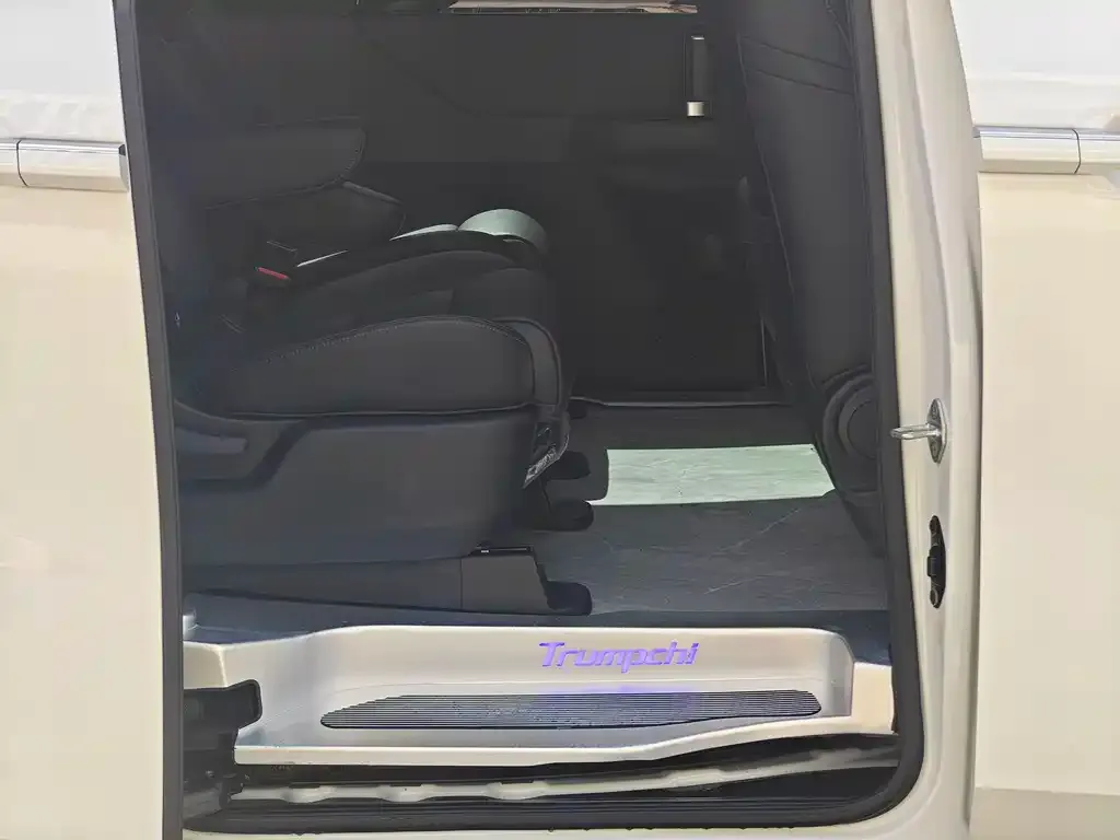 GAC Motor E8 Hybrid 2024 из CN, фото 4