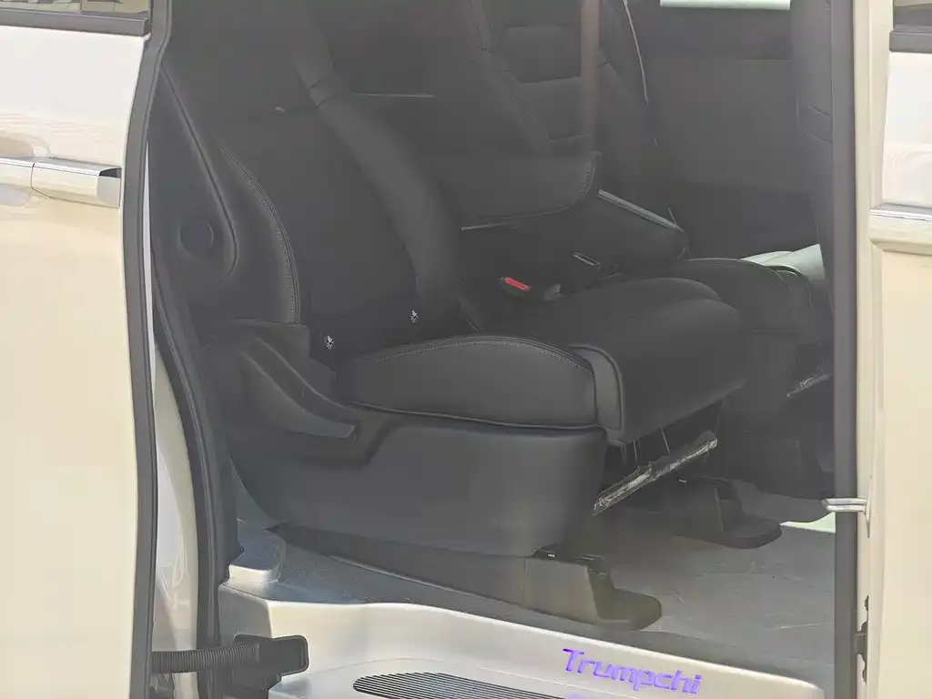 GAC Motor E8 Hybrid 2024 из CN, фото 7