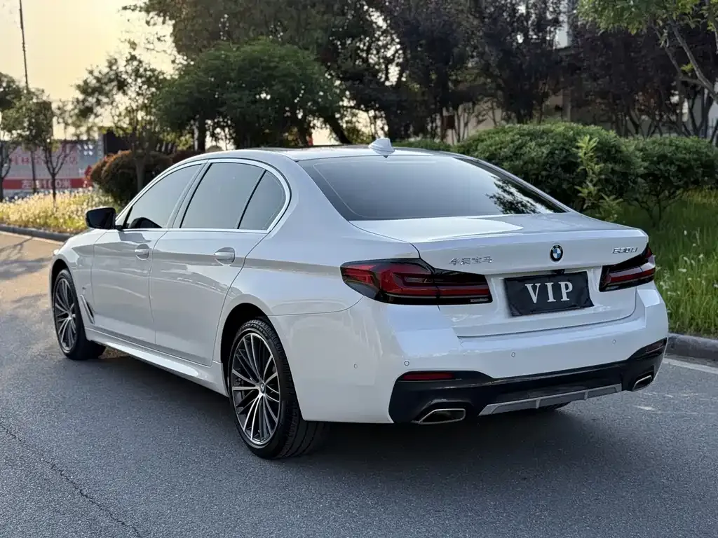 BMW 5 Series — фото 4