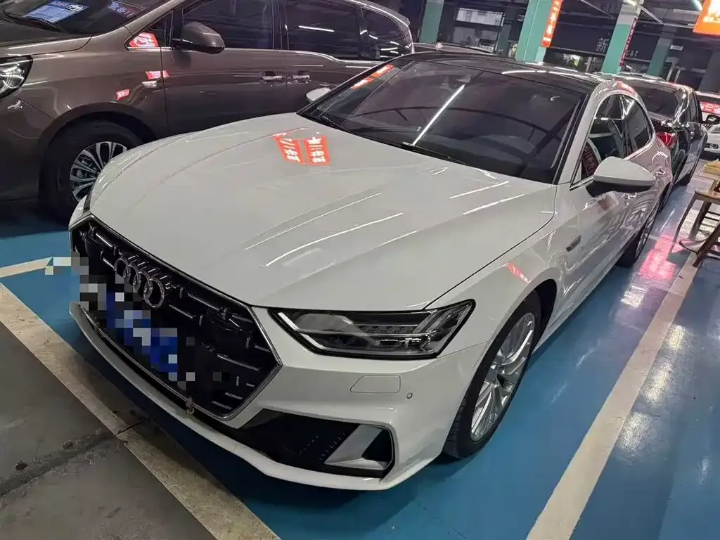 Audi A7L — фото 1