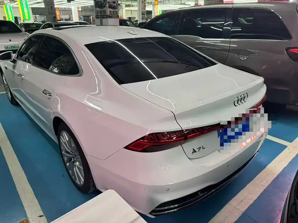 Audi A7L — фото 5