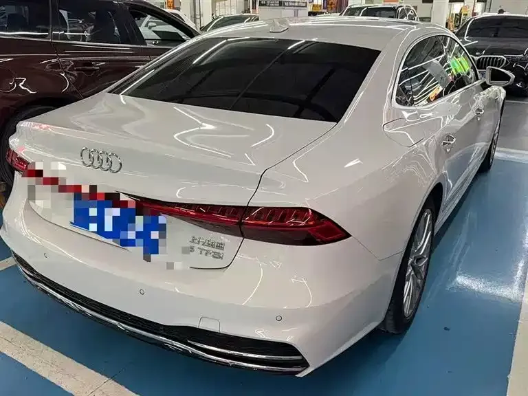 Audi A7L — фото 6