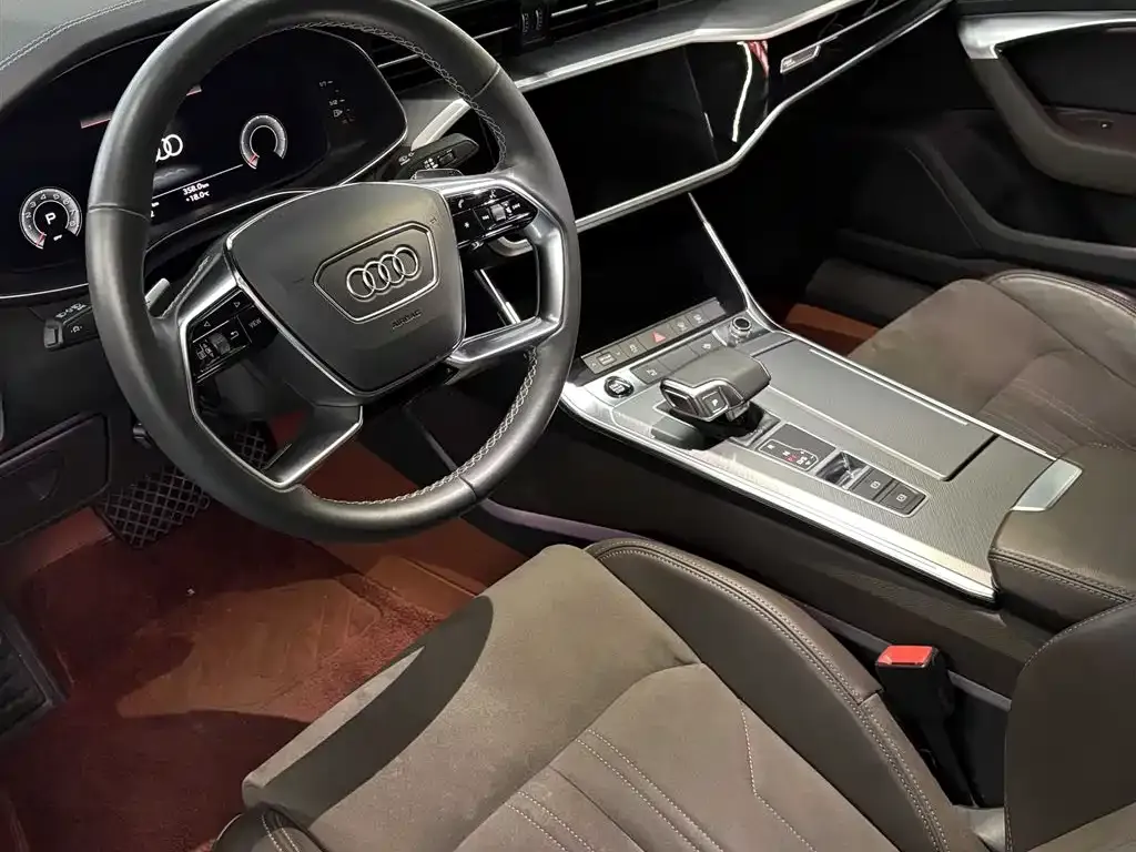 Audi A7L — фото 8