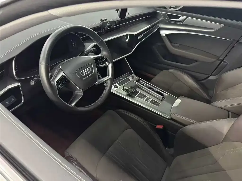 Audi A7L — фото 7