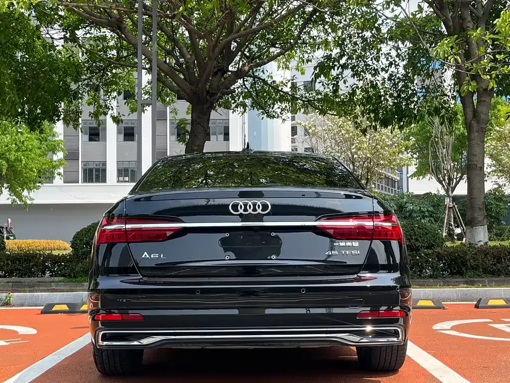 Audi A6L — фото 5