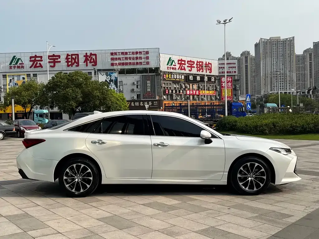 Toyota Avalon — фото 10