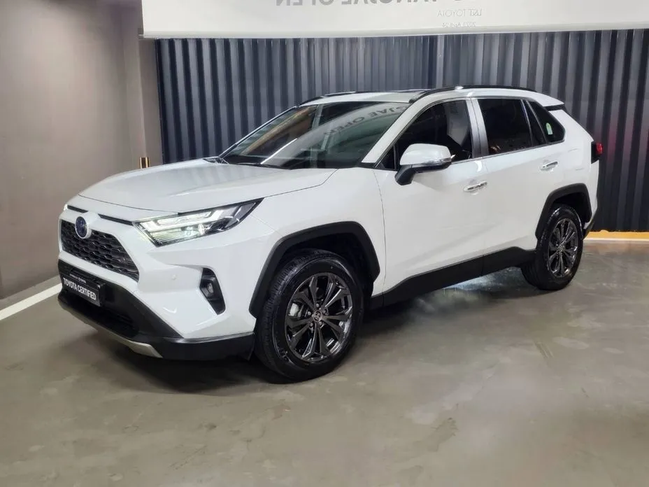 Toyota RAV4 — фото 1