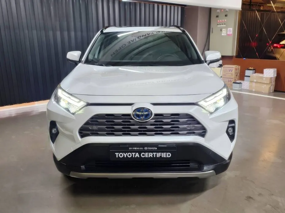 Toyota RAV4 — фото 8