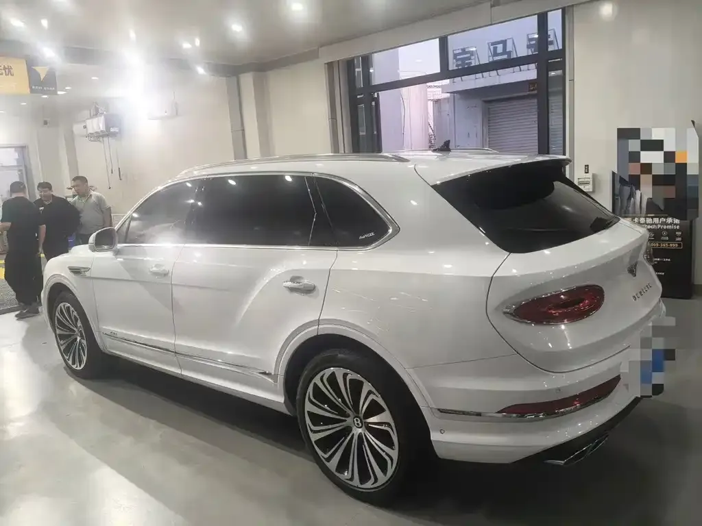 Bentley Bentayga — фото 4