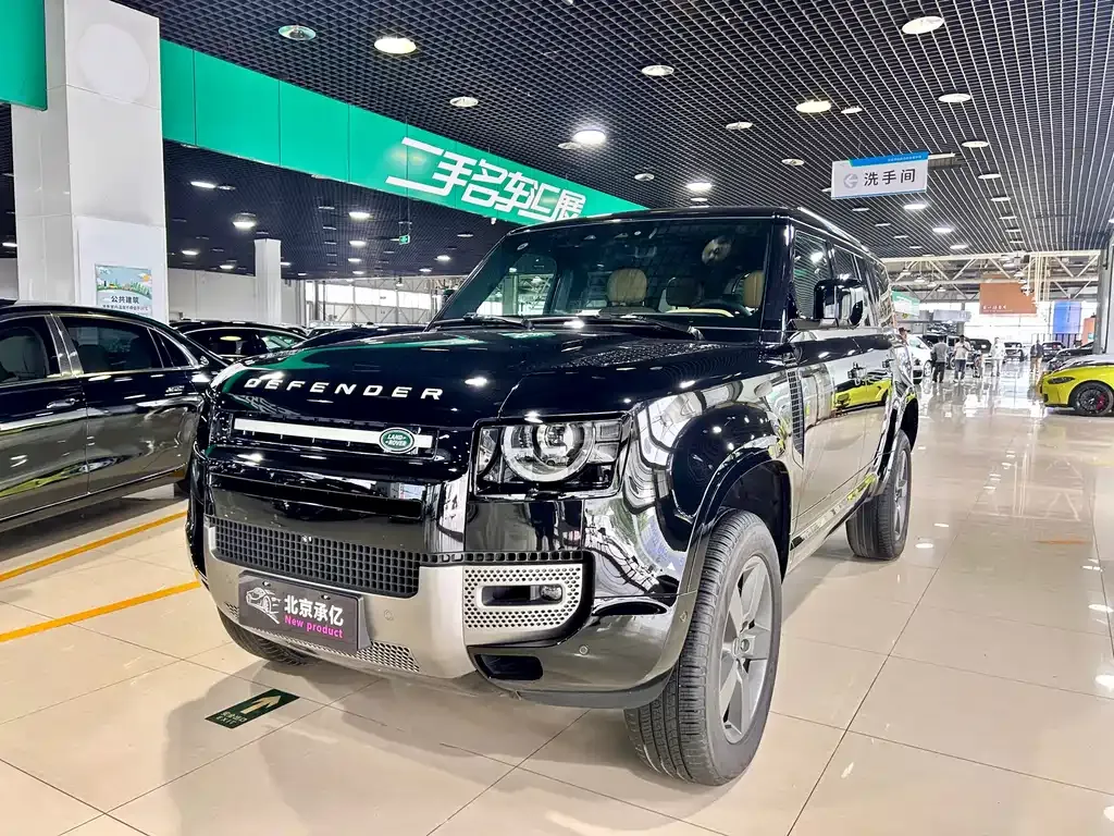 Land Rover Defender — фото 1