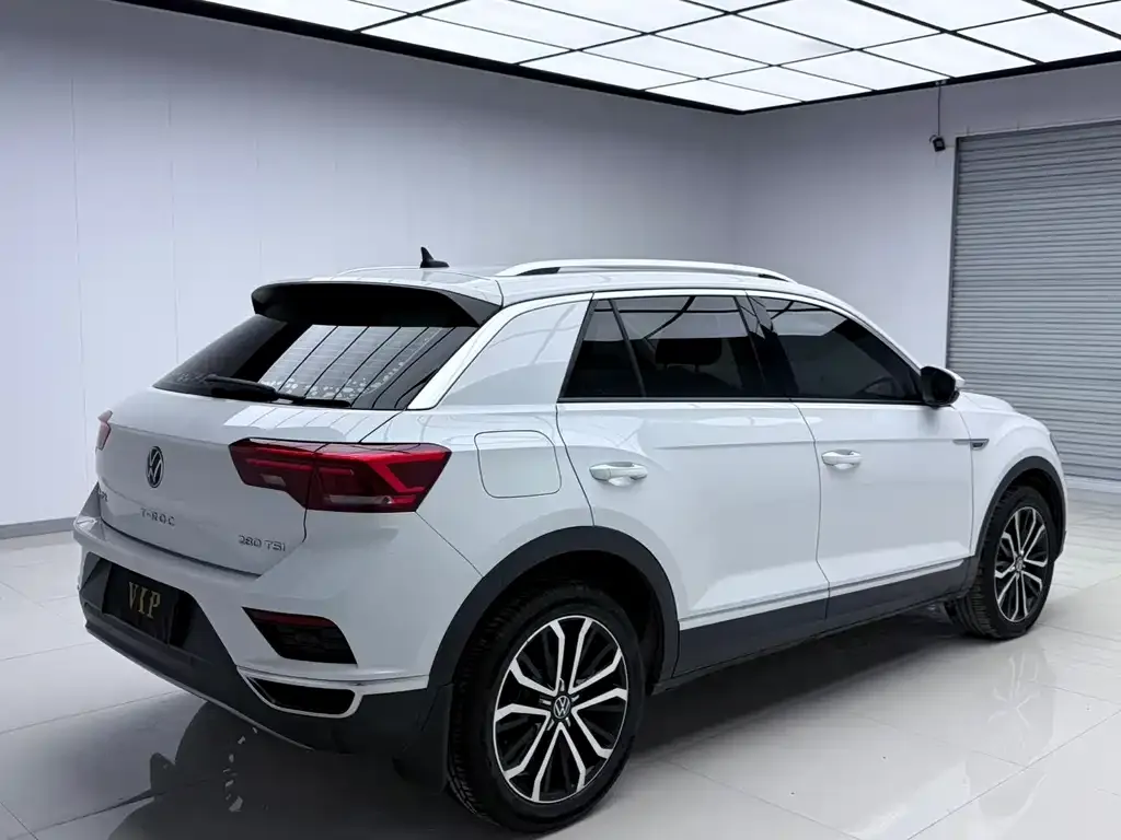 Volkswagen T-Roc — фото 6