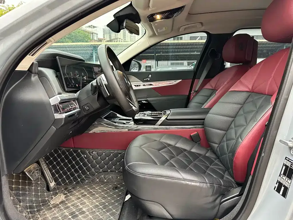 BMW 7 Series 2024 из CN, фото 7