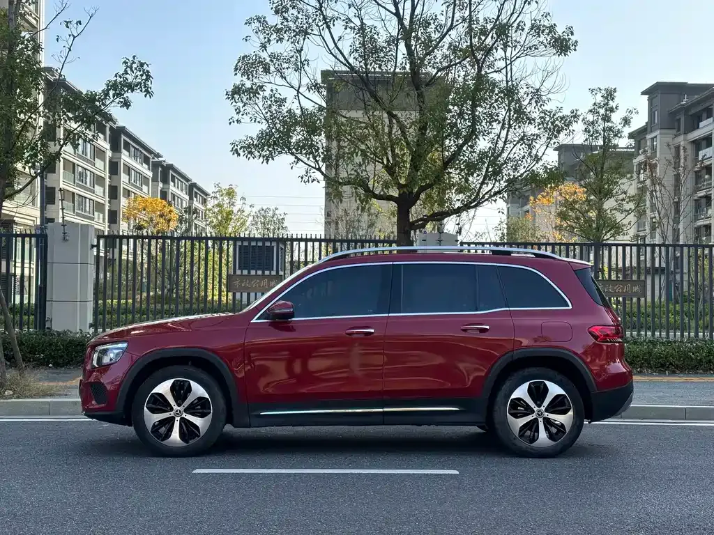 Mercedes-Benz GLB — фото 9