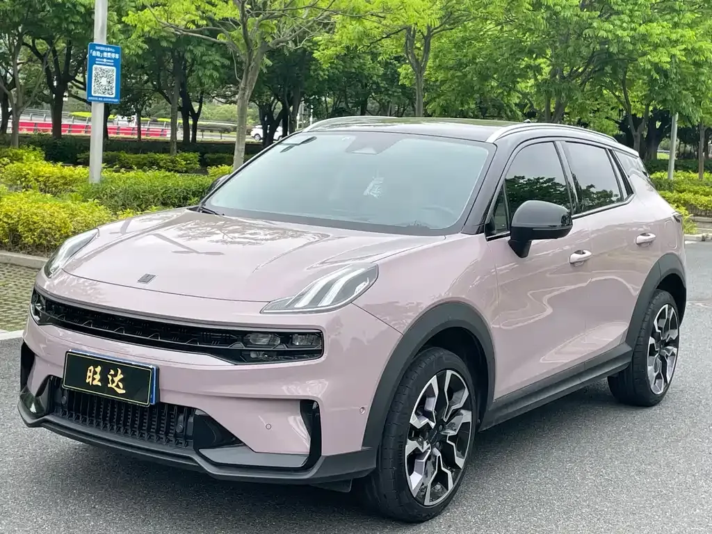 Lynk & Co 06