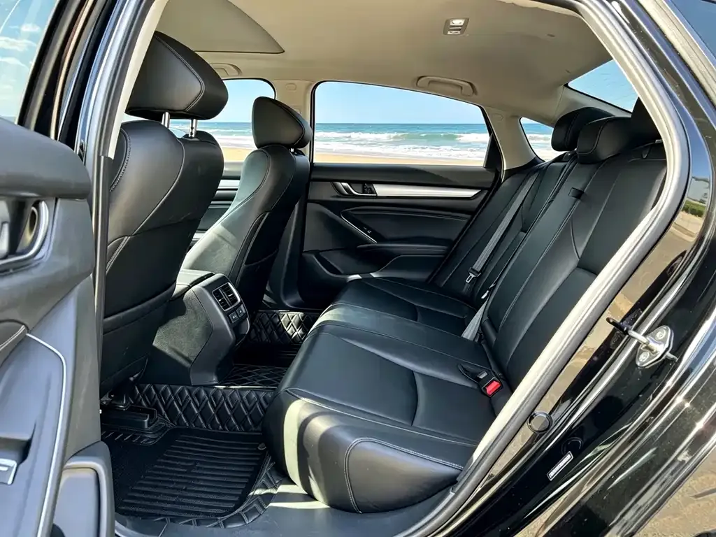Honda Accord — фото 4