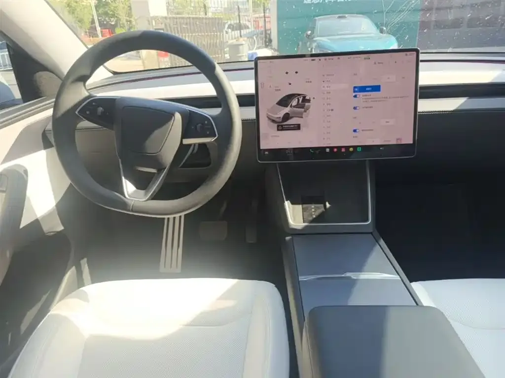 Tesla Model Y — фото 4
