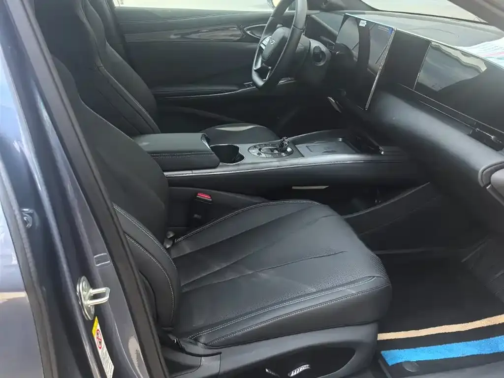 BYD Seal — фото 4