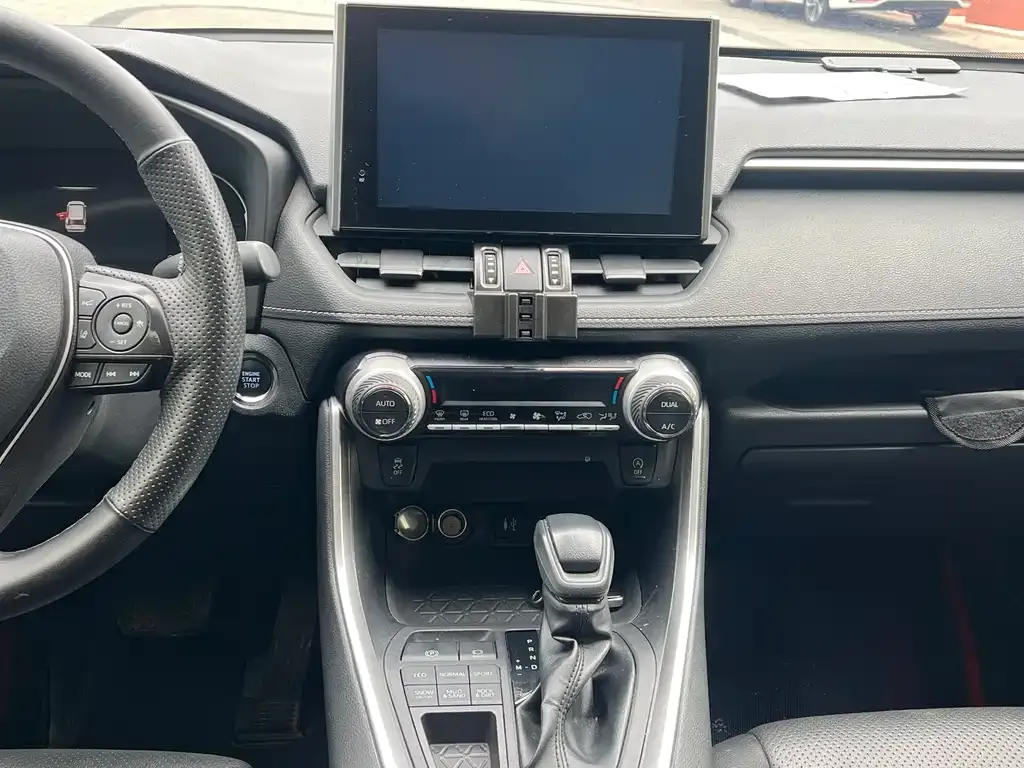 Toyota RAV4 — фото 4