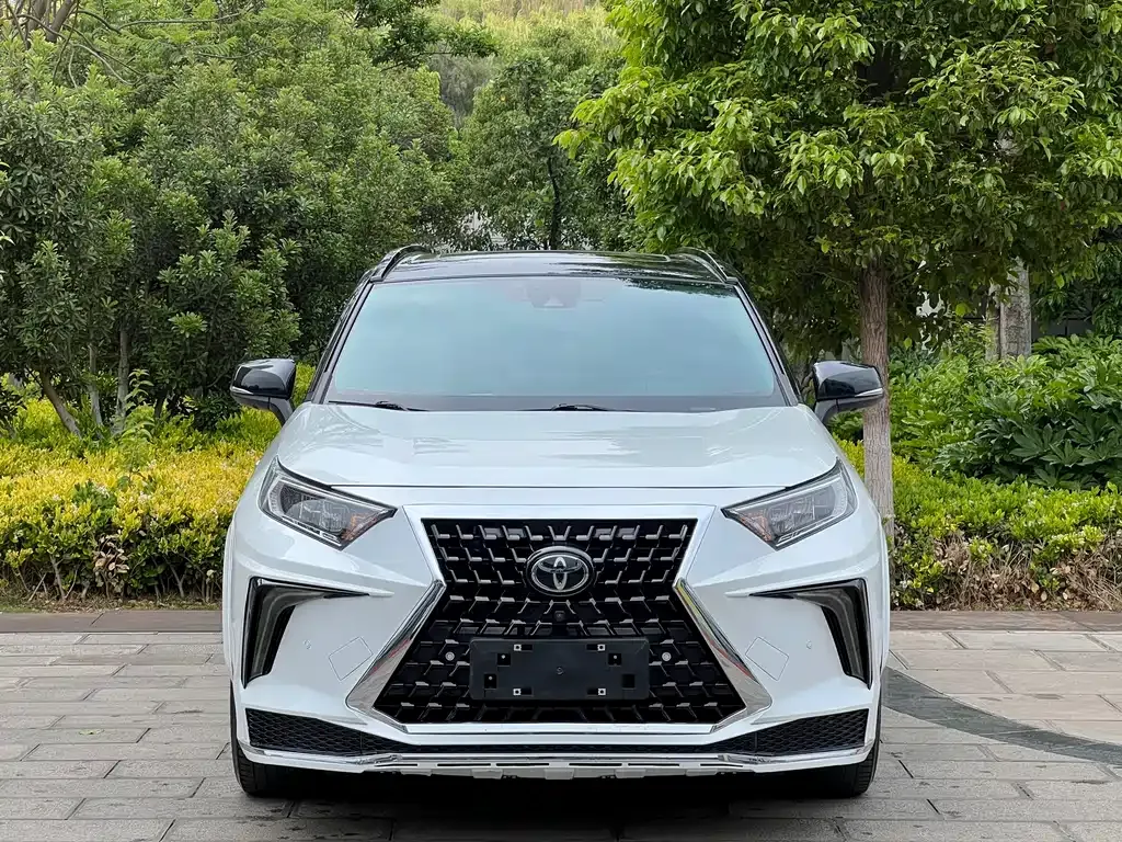 Toyota RAV4 — фото 10