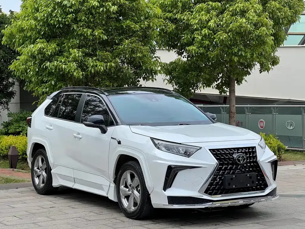 Toyota RAV4 — фото 9