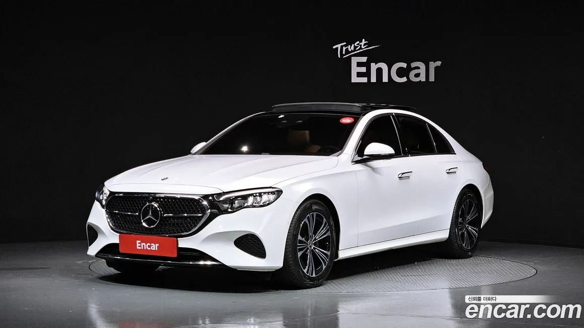 Mercedes-Benz E-Class — фото 1