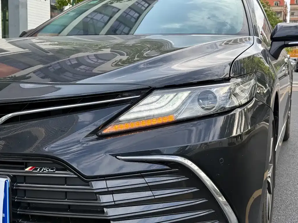 Toyota Camry — фото 8