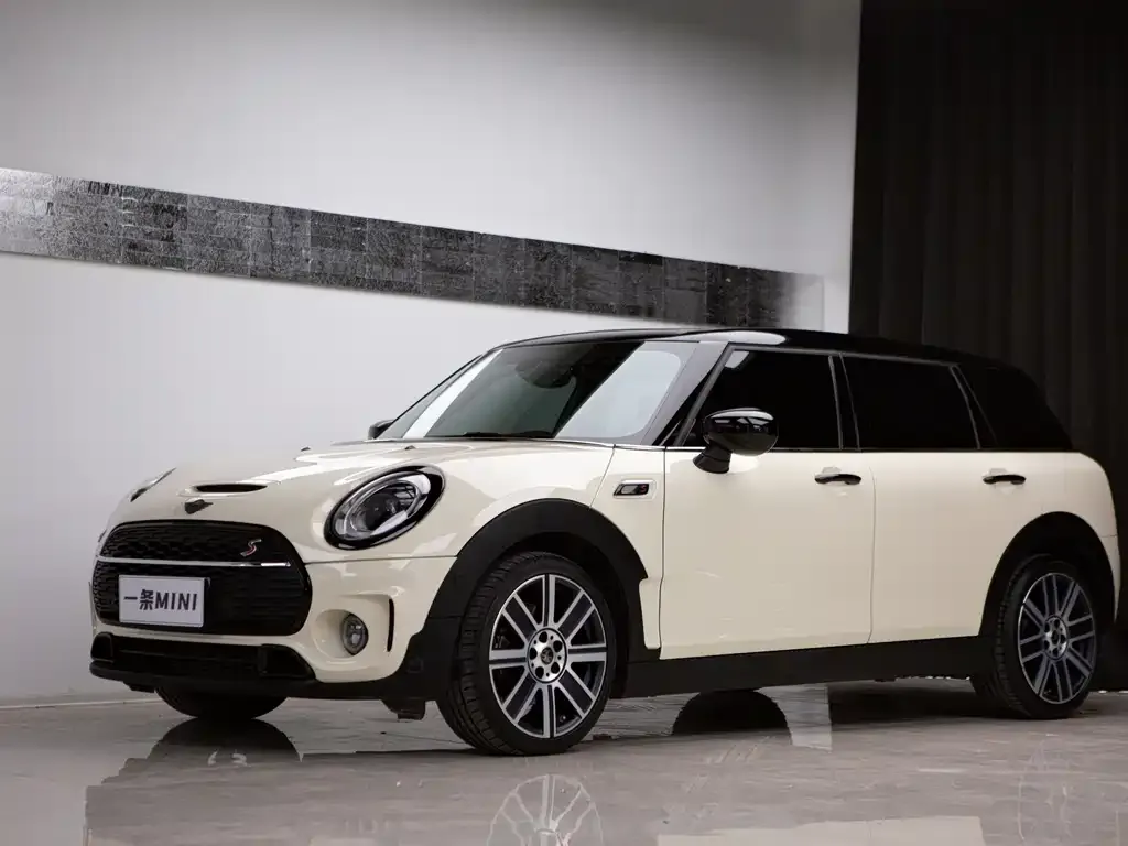MINI Clubman — фото 1