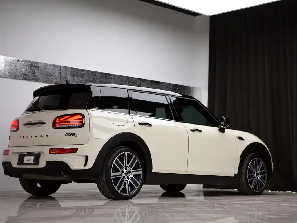 MINI Clubman — фото 3