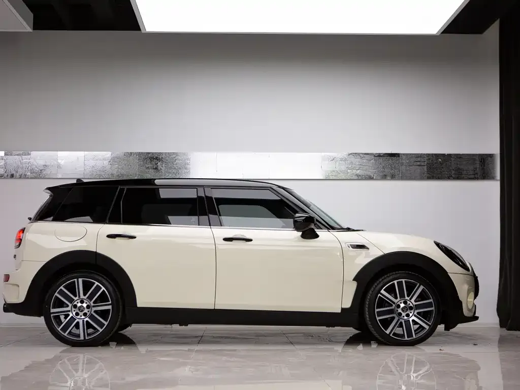MINI Clubman — фото 5