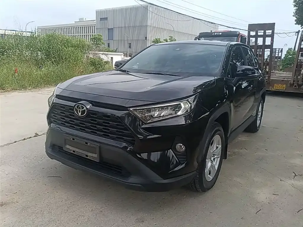 Toyota RAV4 — фото 4