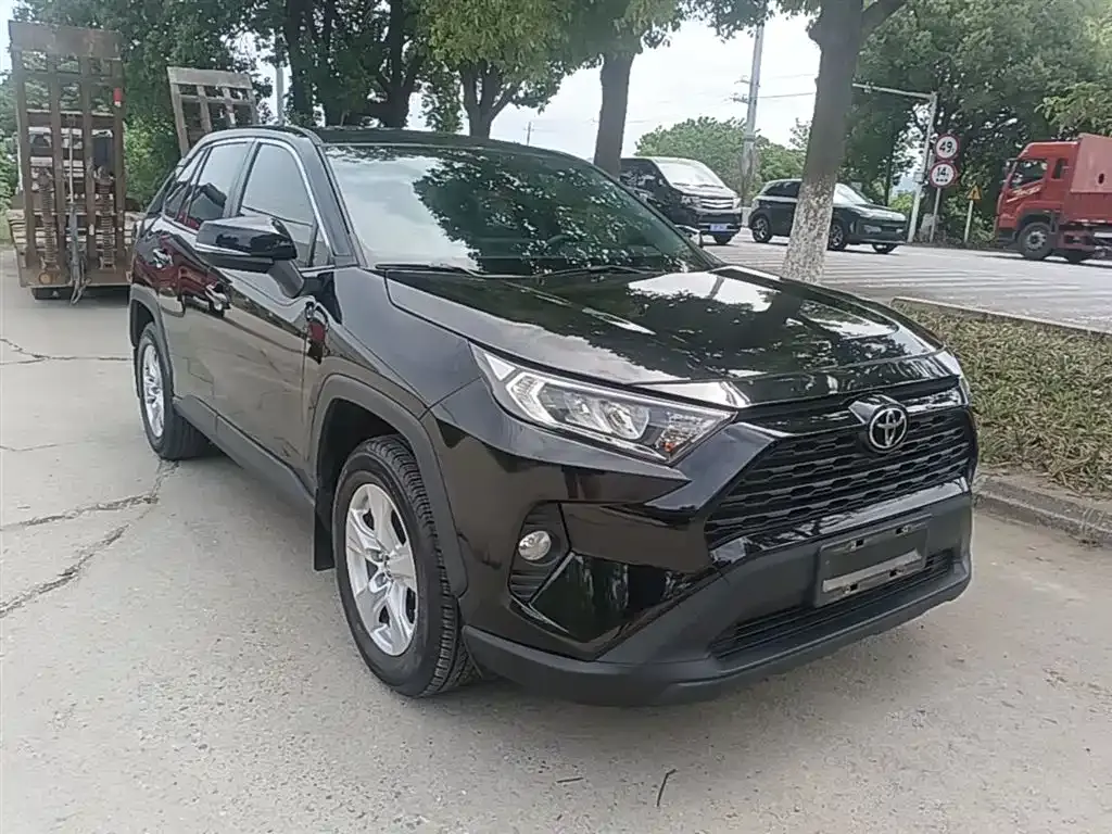 Toyota RAV4 — фото 10