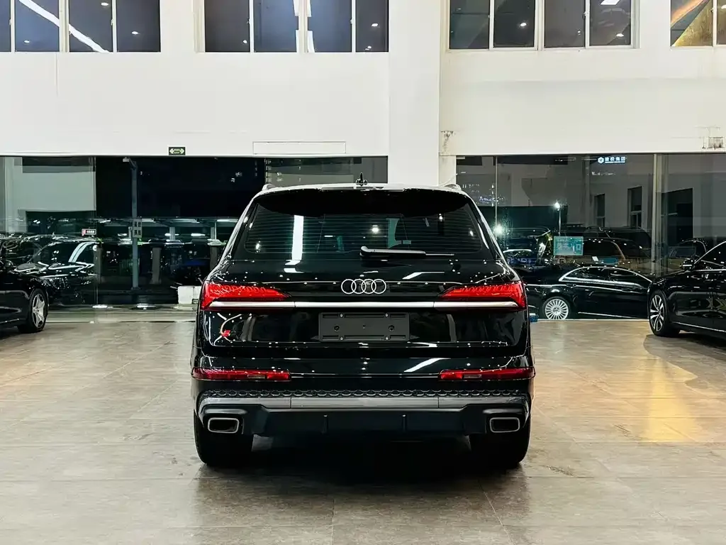 Audi Q7 — фото 3