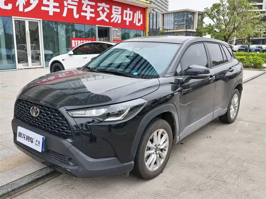 Toyota Corolla Cross — фото 1
