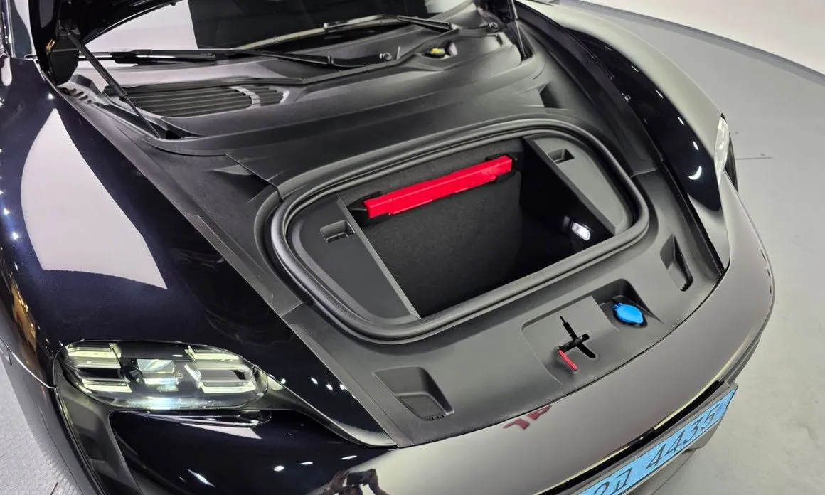 Porsche Taycan 2022 из KR, фото 8