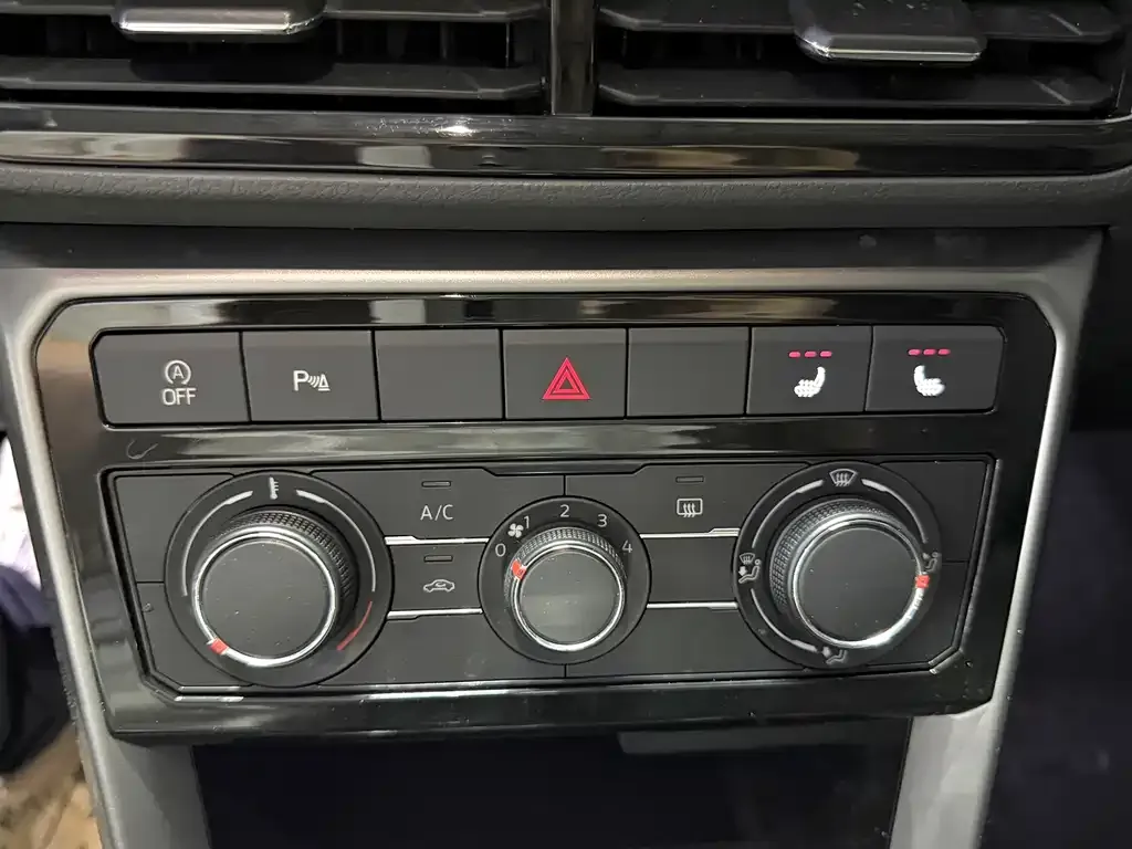Volkswagen T-Cross — фото 3