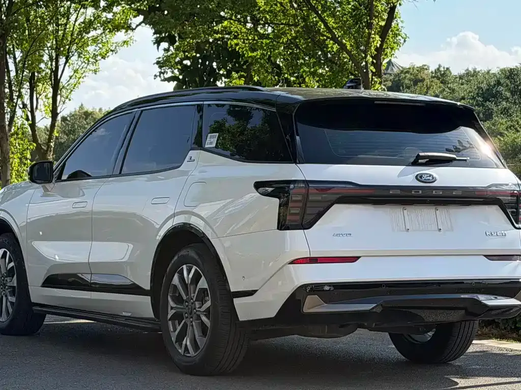 Ford Edge — фото 7