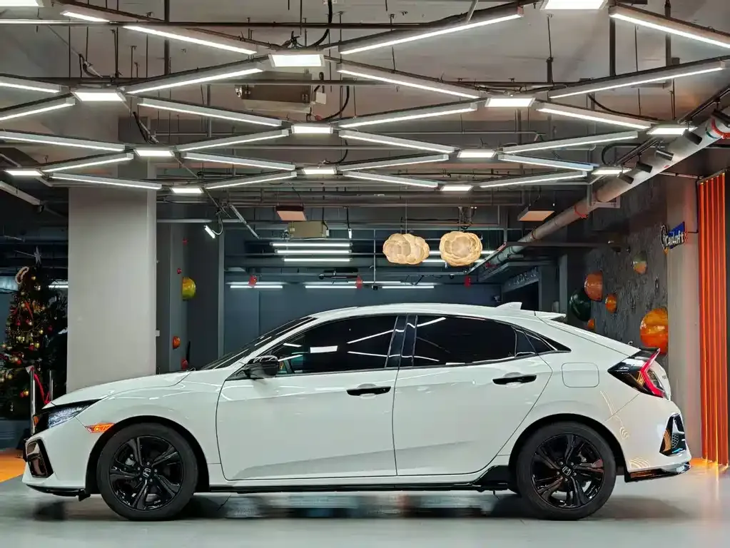 Honda Civic — фото 10