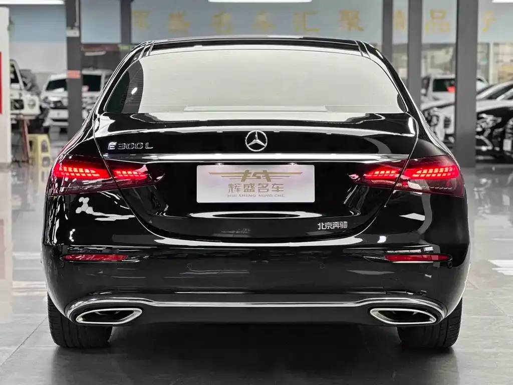 Mercedes-Benz E-Class — фото 8