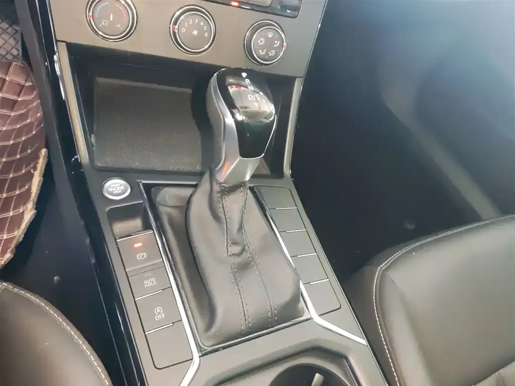 Volkswagen Passat 2023 из CN, фото 6