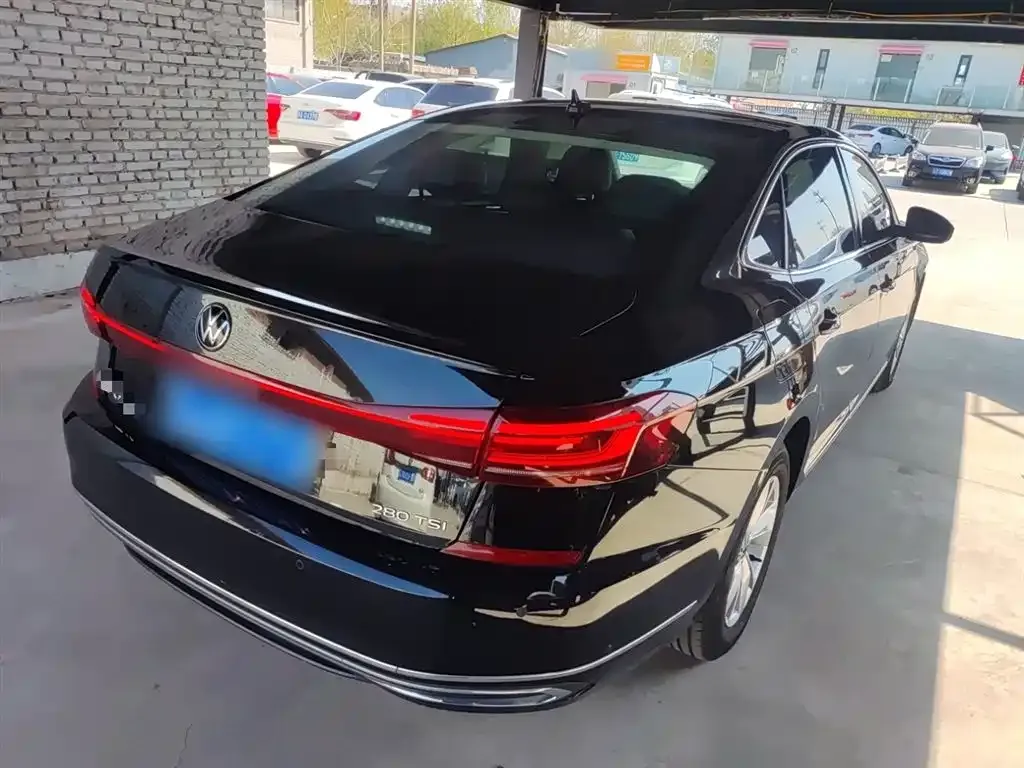 Volkswagen Passat 2023 из CN, фото 10