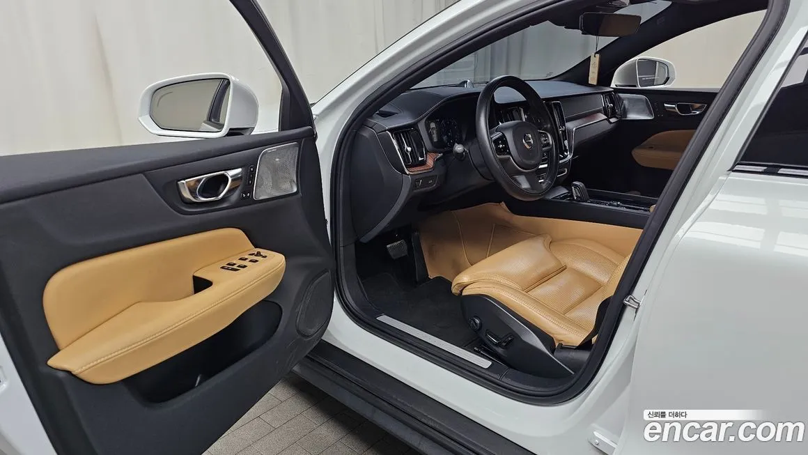 Volvo V60 2021 из KR, фото 9